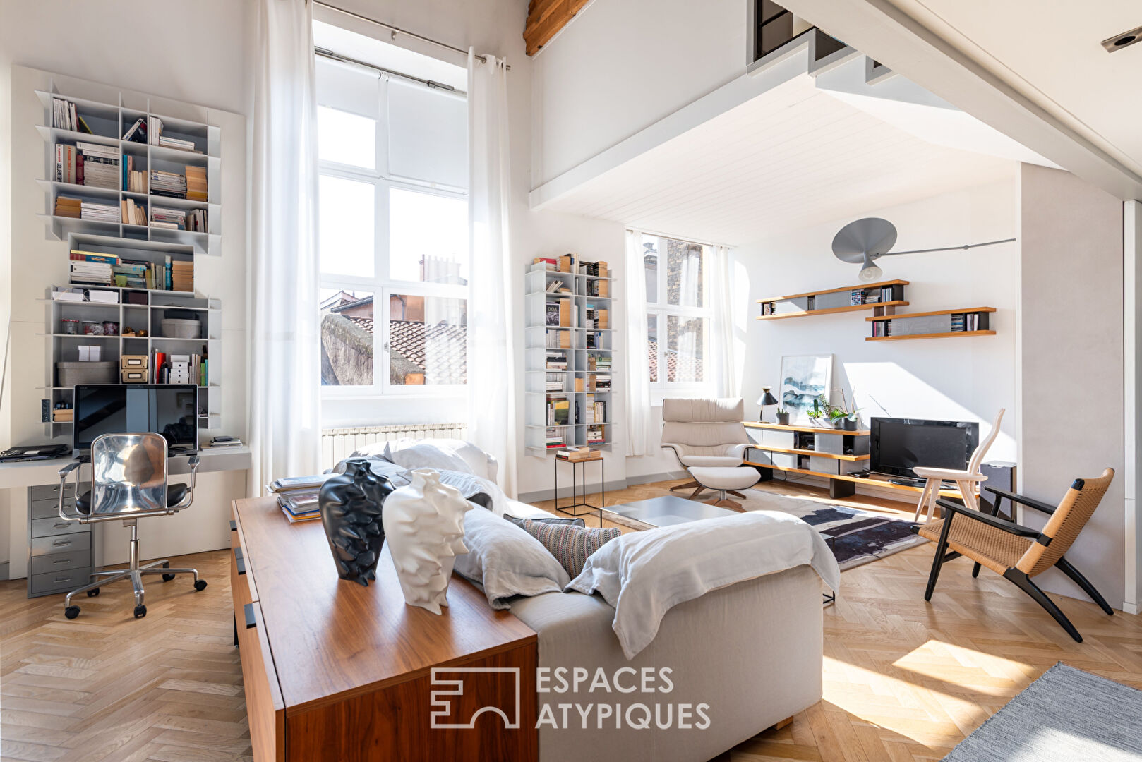 Duplex familial en dernier étage avec ascenseur au coeur du Vieux Lyon et son stationnement