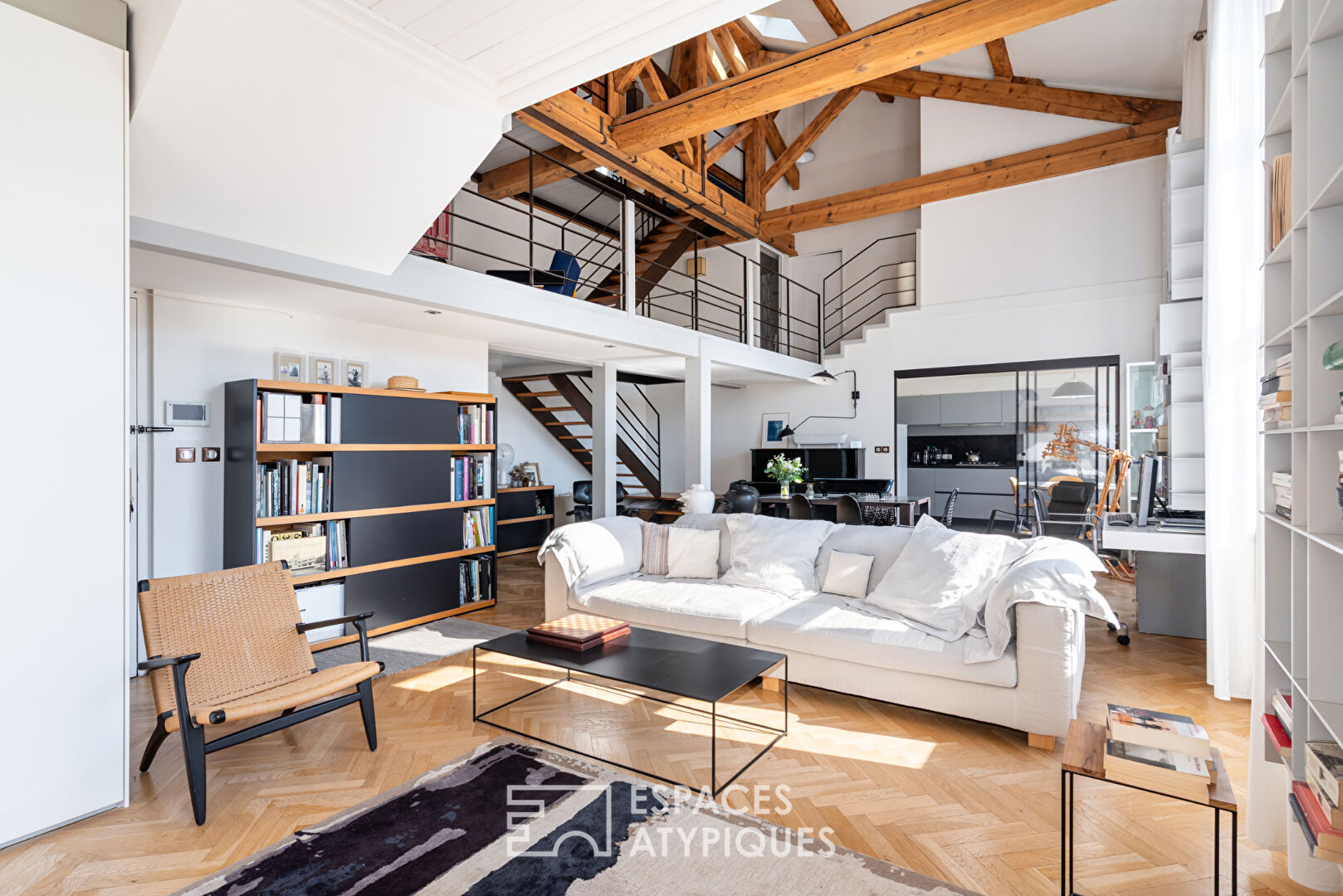 Duplex familial en dernier étage avec ascenseur au coeur du Vieux Lyon et son stationnement