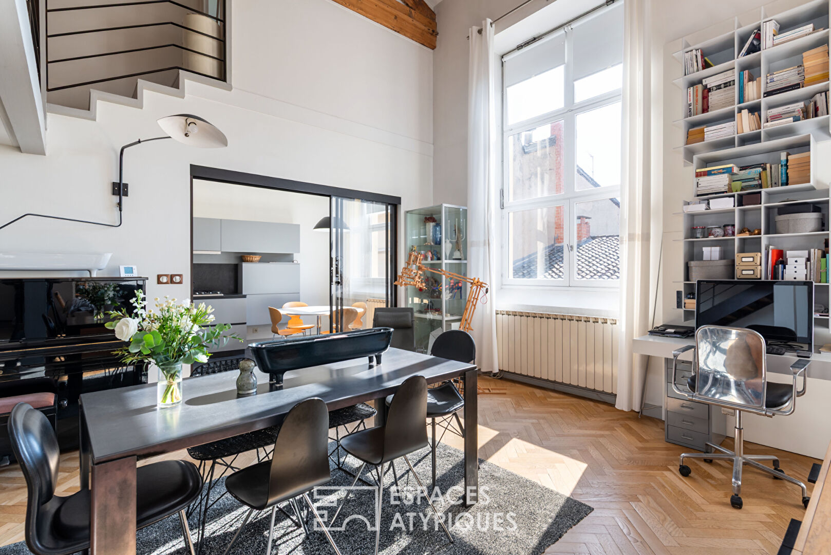 Duplex familial en dernier étage avec ascenseur au coeur du Vieux Lyon et son stationnement