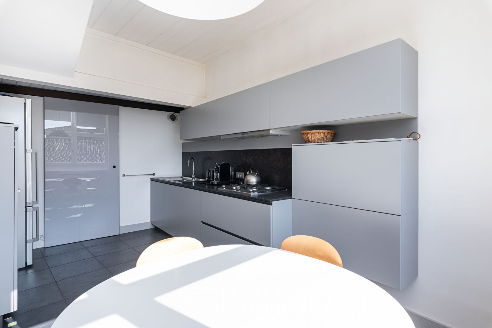 Duplex familial en dernier étage avec ascenseur au coeur du Vieux Lyon et son stationnement