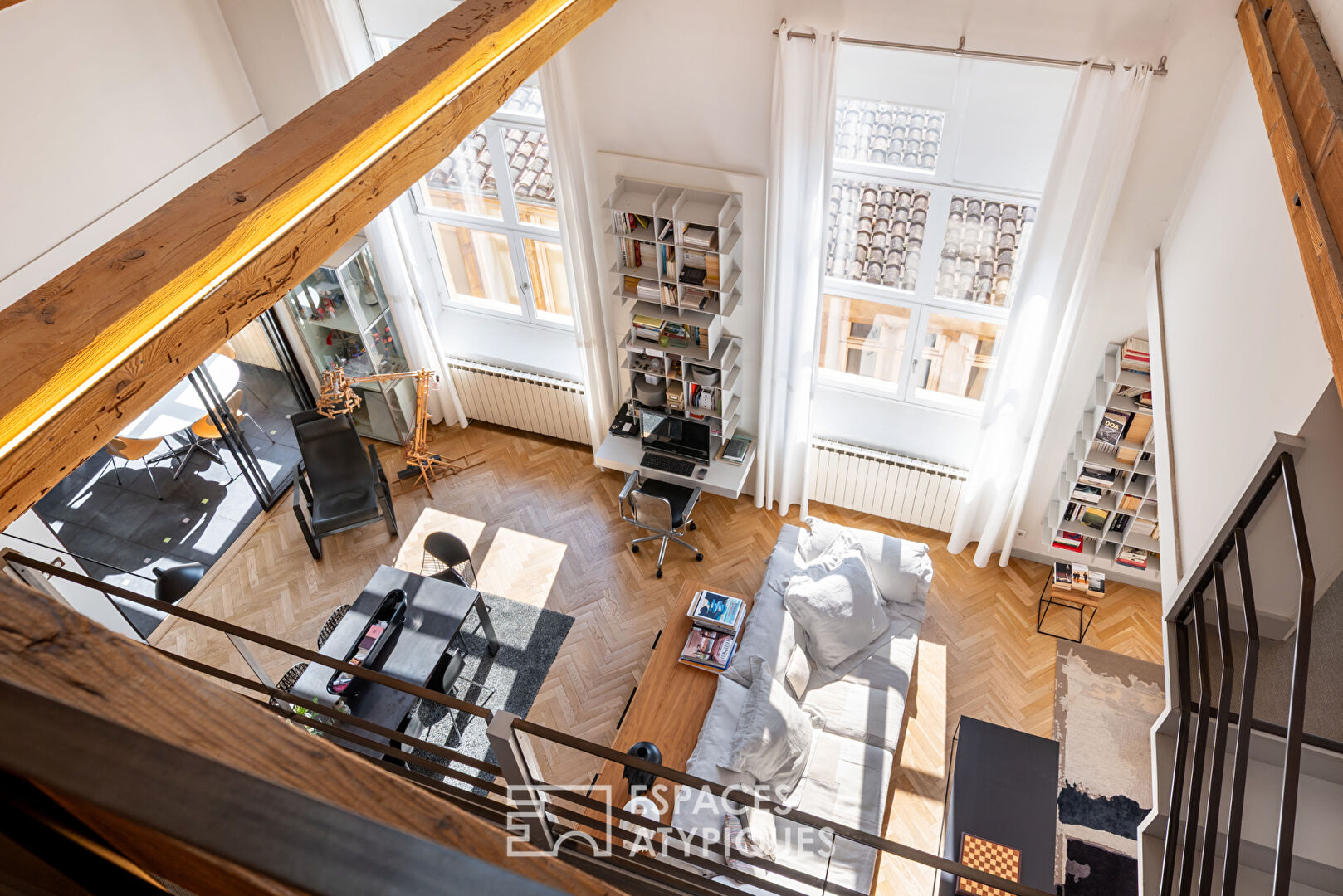 Duplex familial en dernier étage avec ascenseur au coeur du Vieux Lyon et son stationnement