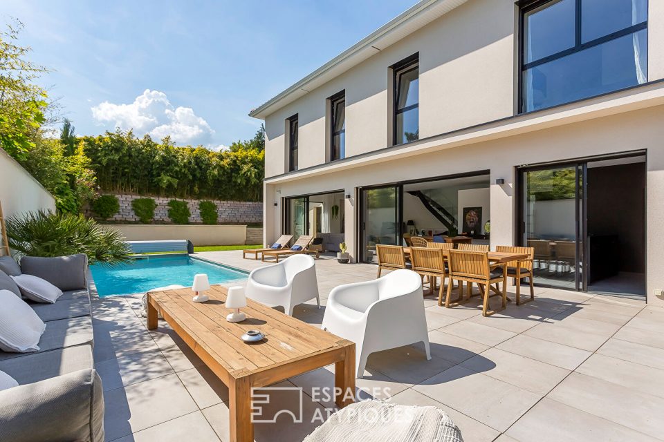 Maison contemporaine avec piscine