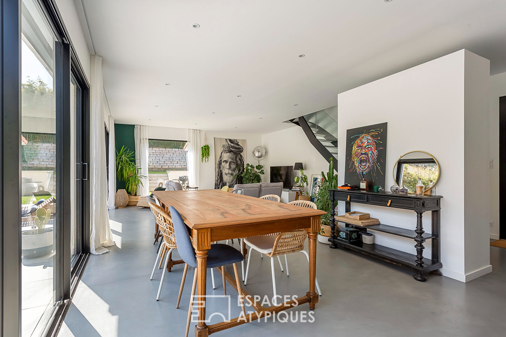 Maison contemporaine avec piscine