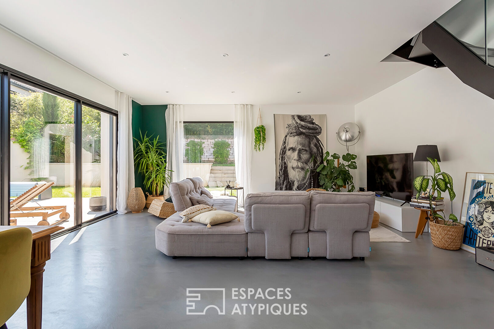 Maison contemporaine avec piscine