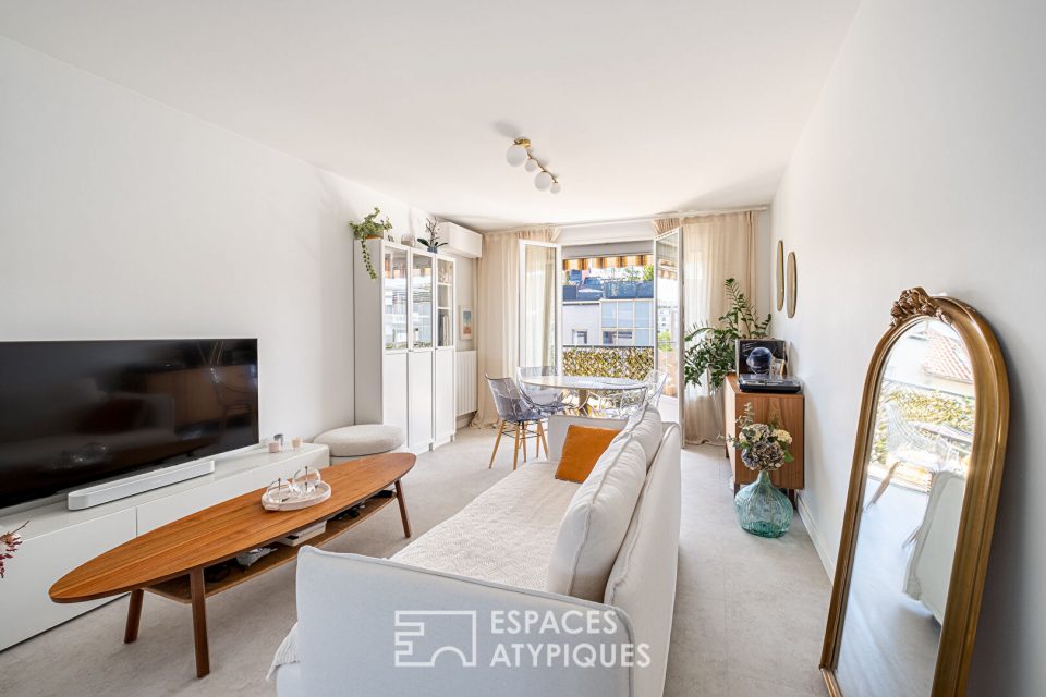 Rénovation contemporaine avec balcon à Monplaisir