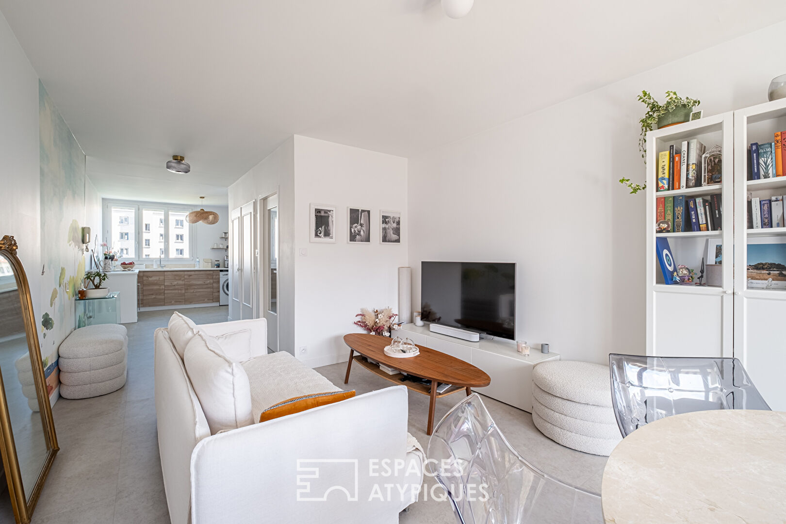 Rénovation contemporaine avec balcon à Monplaisir