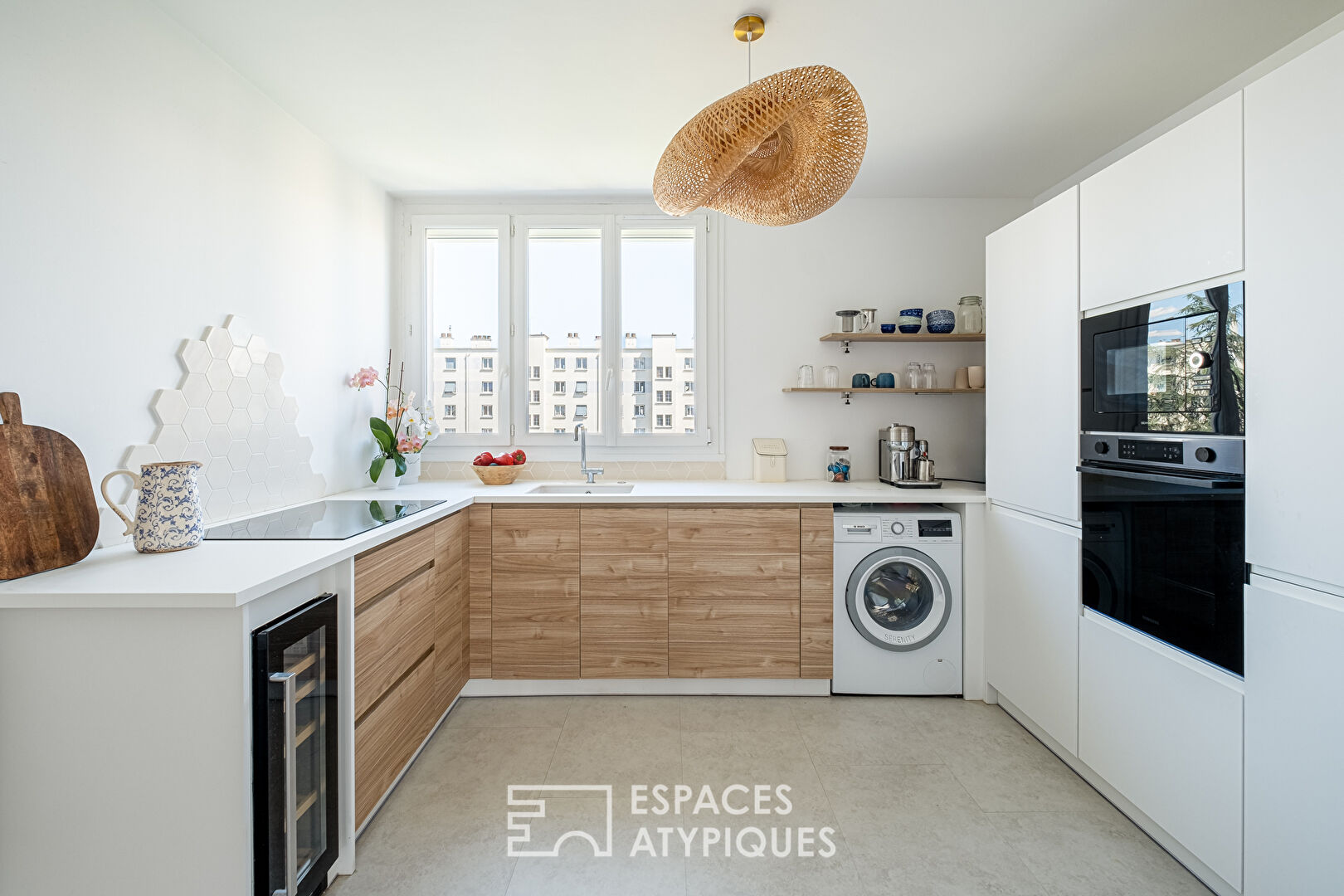 Rénovation contemporaine avec balcon à Monplaisir