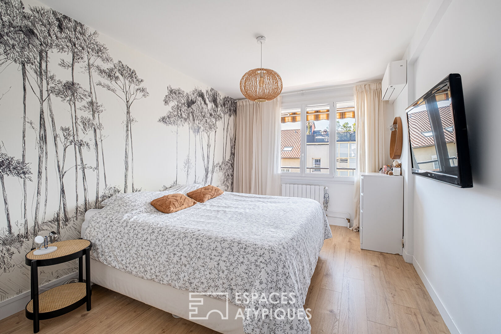Rénovation contemporaine avec balcon à Monplaisir