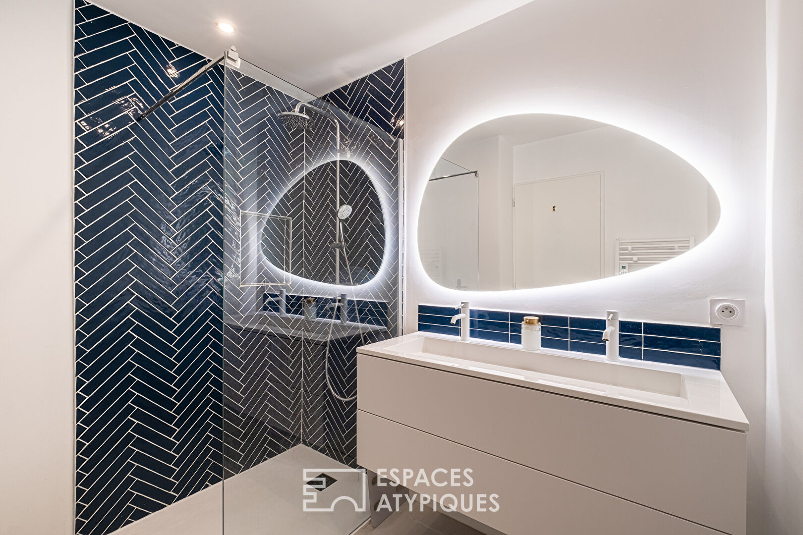 Rénovation contemporaine avec balcon à Monplaisir