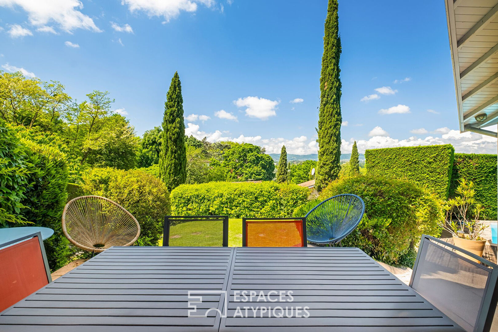 Maison d’architecte avec vue imprenable sur les monts du lyonnais