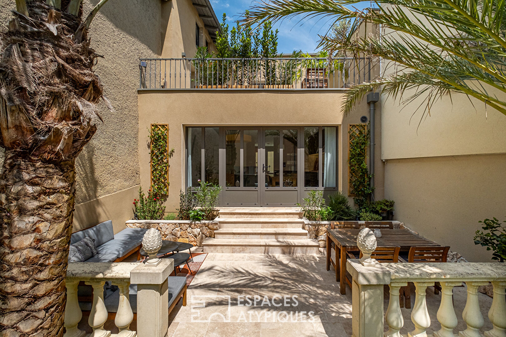 Maison de village entièrement rénovée avec cour et terrasse