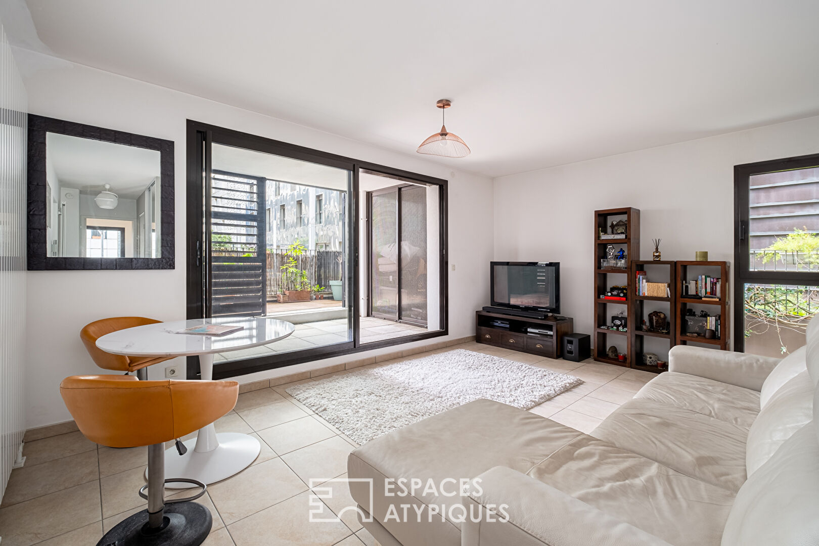 Appartement contemporain avec terrasse au sein du quartier de Confluence