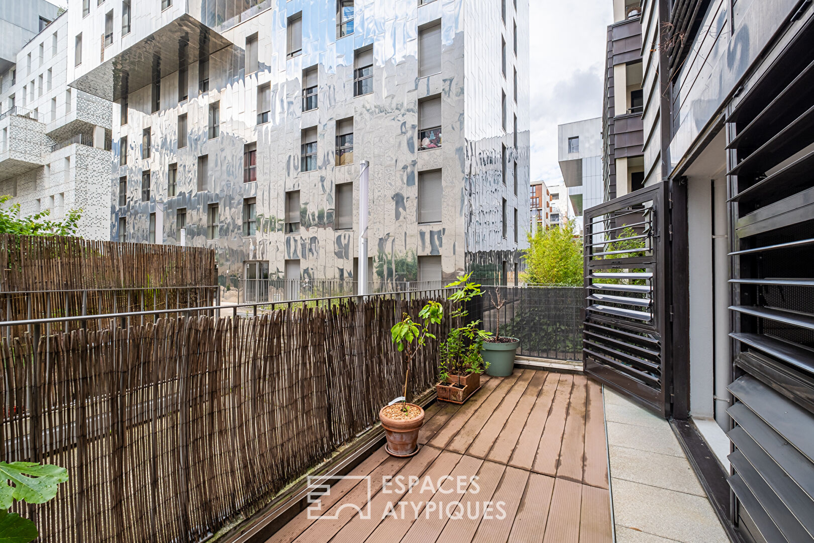 Appartement contemporain avec terrasse au sein du quartier de Confluence