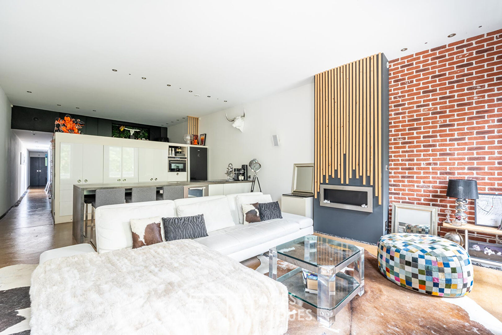 Appartement ancien rénové avec vue sur la place Alfred de Vanderpol à Lyon 9e