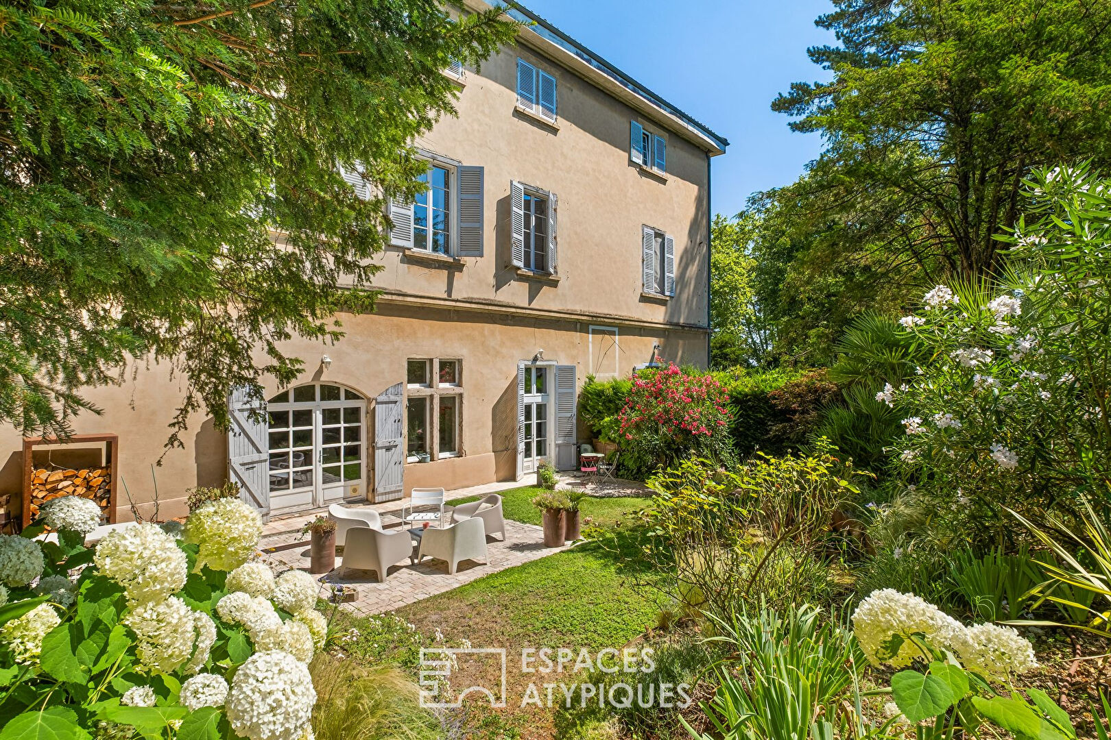 Duplex de charme avec jardin dans une maison de maître à Irigny
