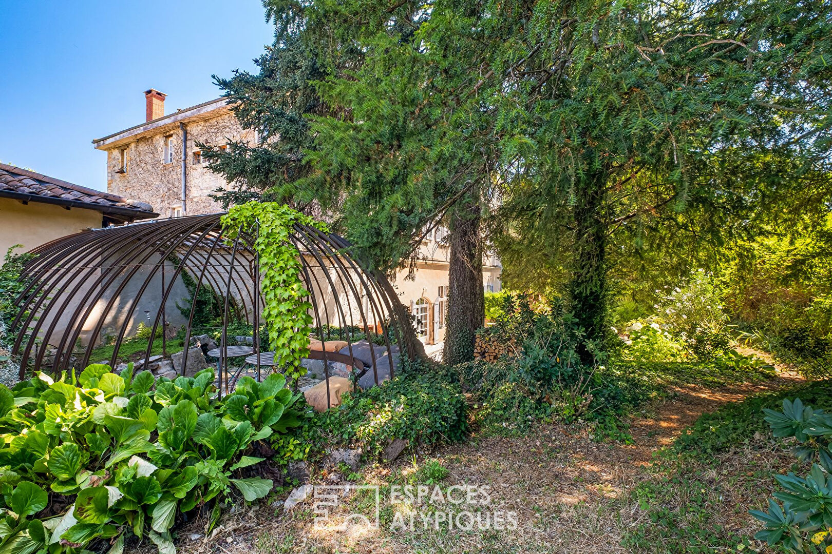 Duplex de charme avec jardin dans une maison de maître à Irigny