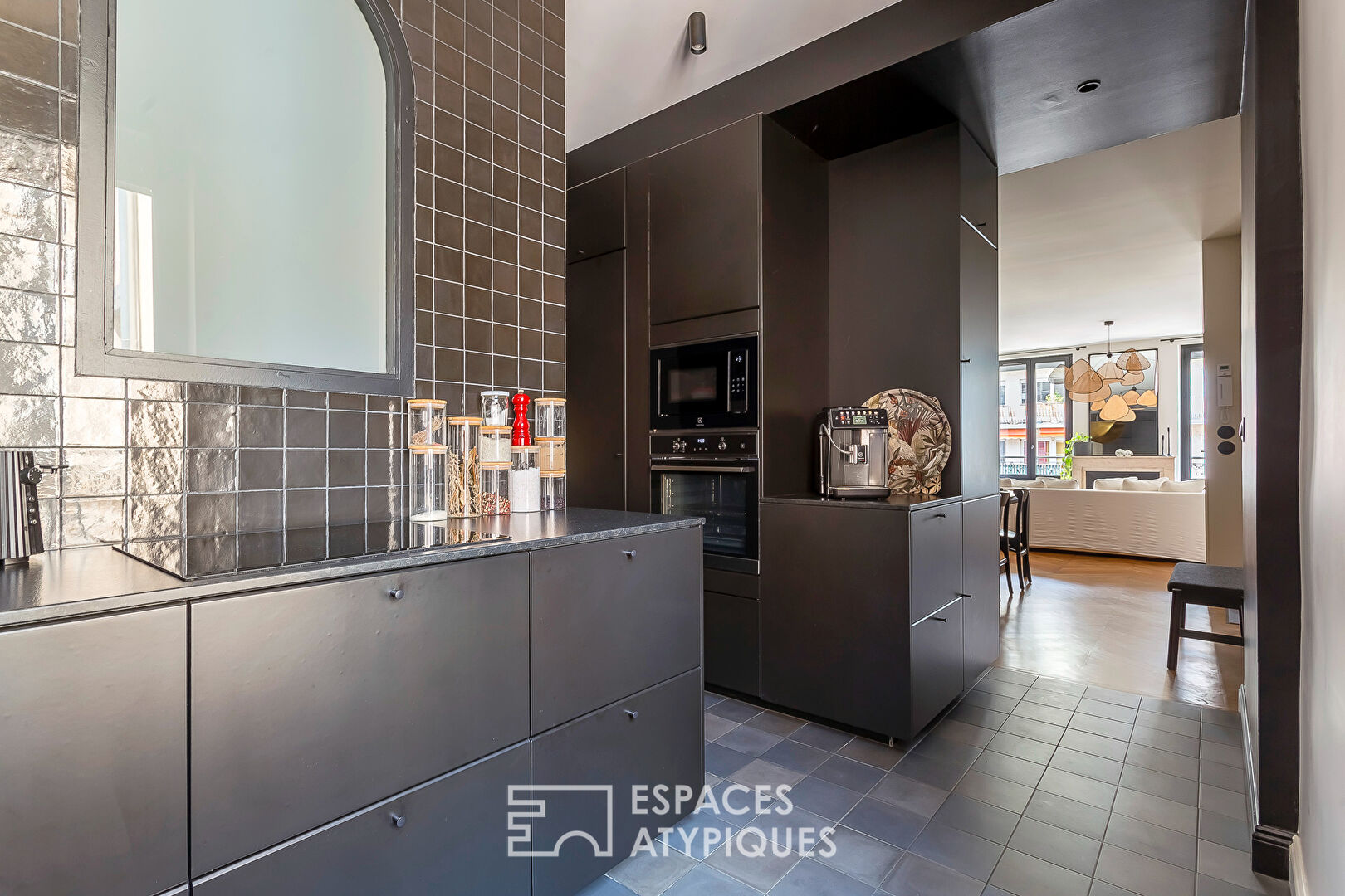 Appartement ancien entièrement rénové au coeur des Brotteaux