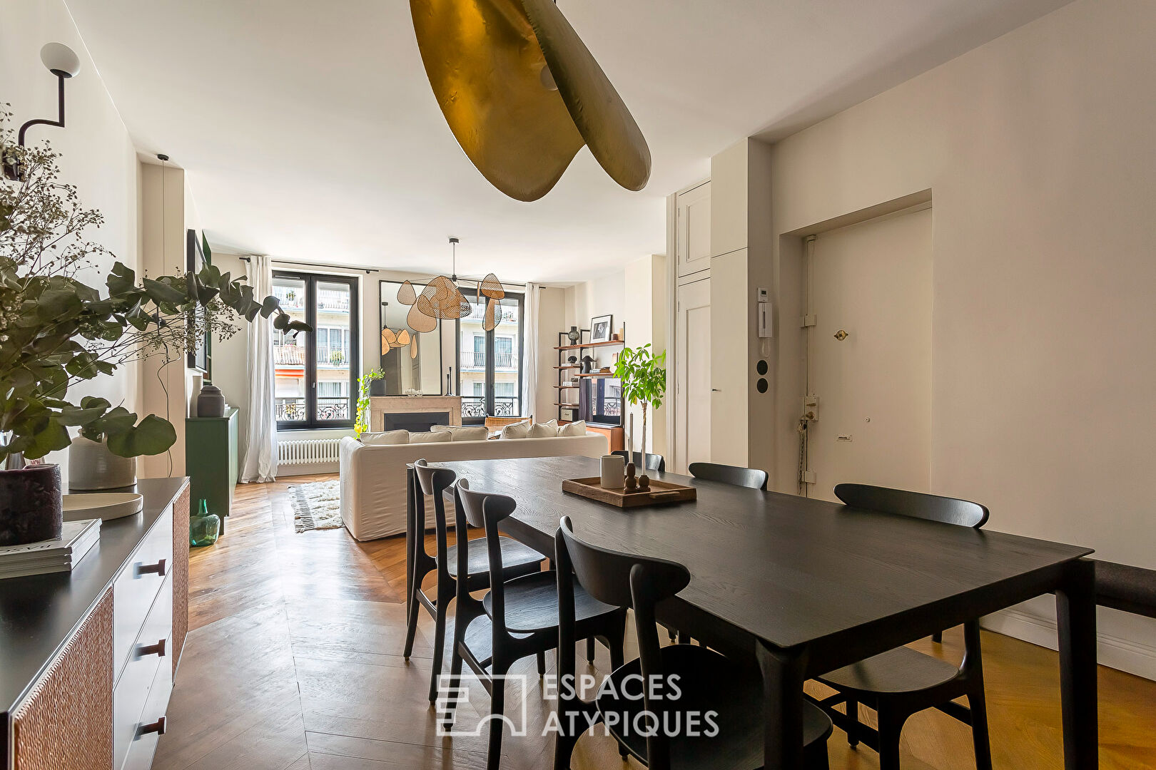 Appartement ancien entièrement rénové au coeur des Brotteaux