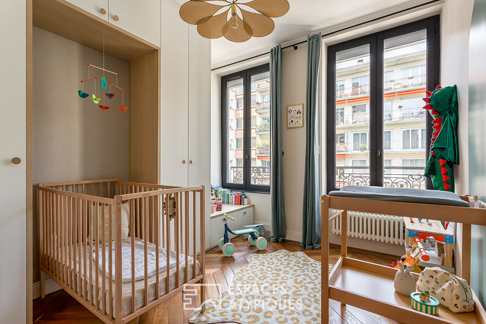 Appartement ancien entièrement rénové au coeur des Brotteaux