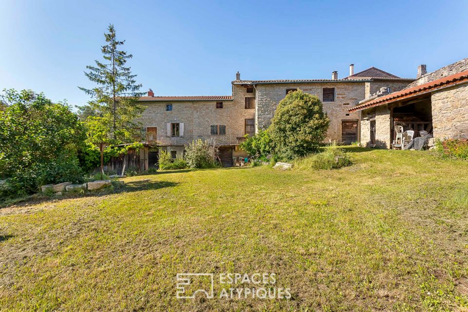 Maison en pierres à réhabiliter à Saint Fortunat