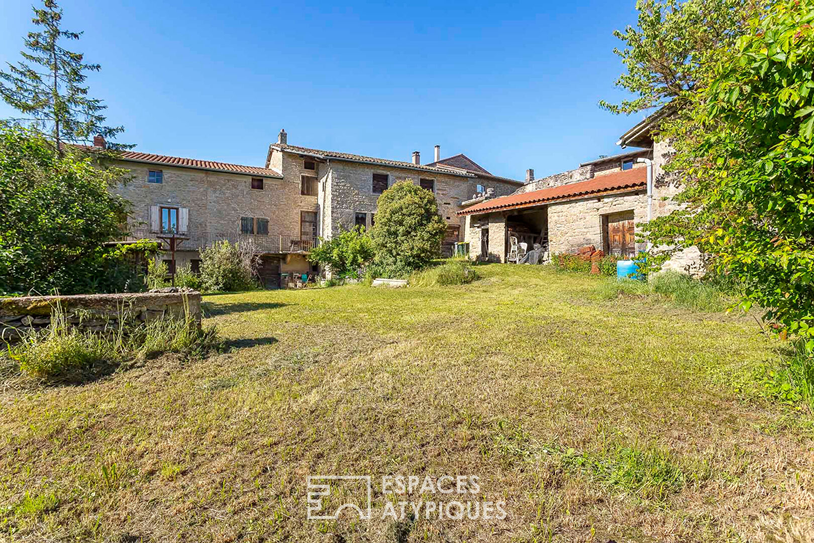 Maison en pierres à réhabiliter à Saint Fortunat