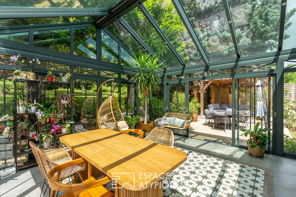 Maison de 1950 rénovée avec extension contemporaine et vue