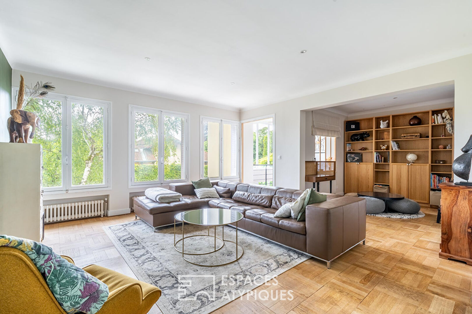 Maison de 1950 rénovée avec extension contemporaine et vue