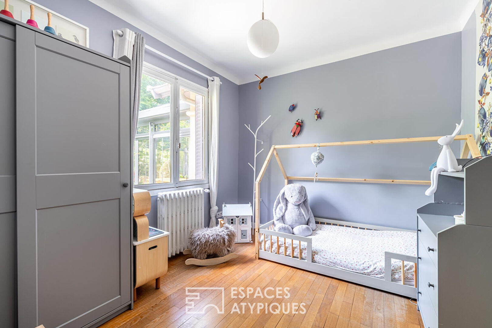 Maison de 1950 rénovée avec extension contemporaine et vue