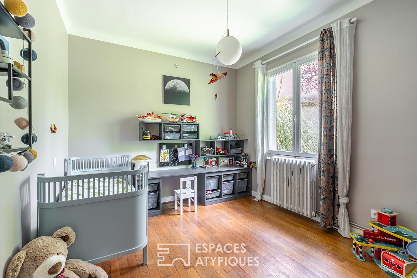 Maison de 1950 rénovée avec extension contemporaine et vue