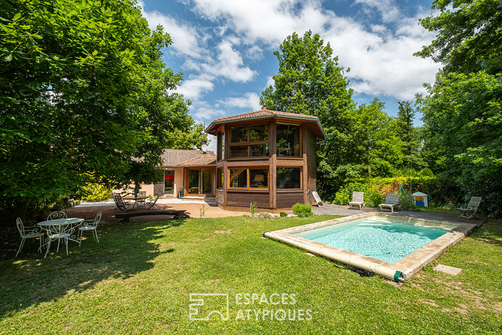 Villa avec extension en bois