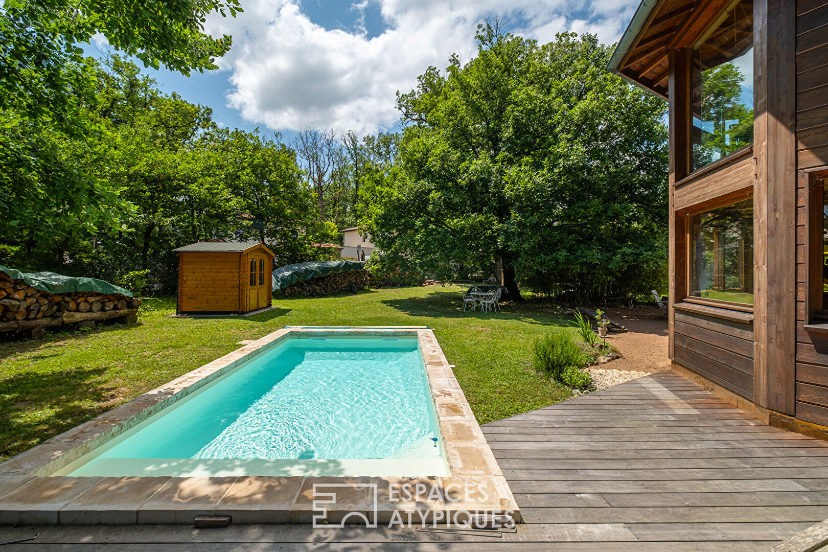 Villa avec extension en bois