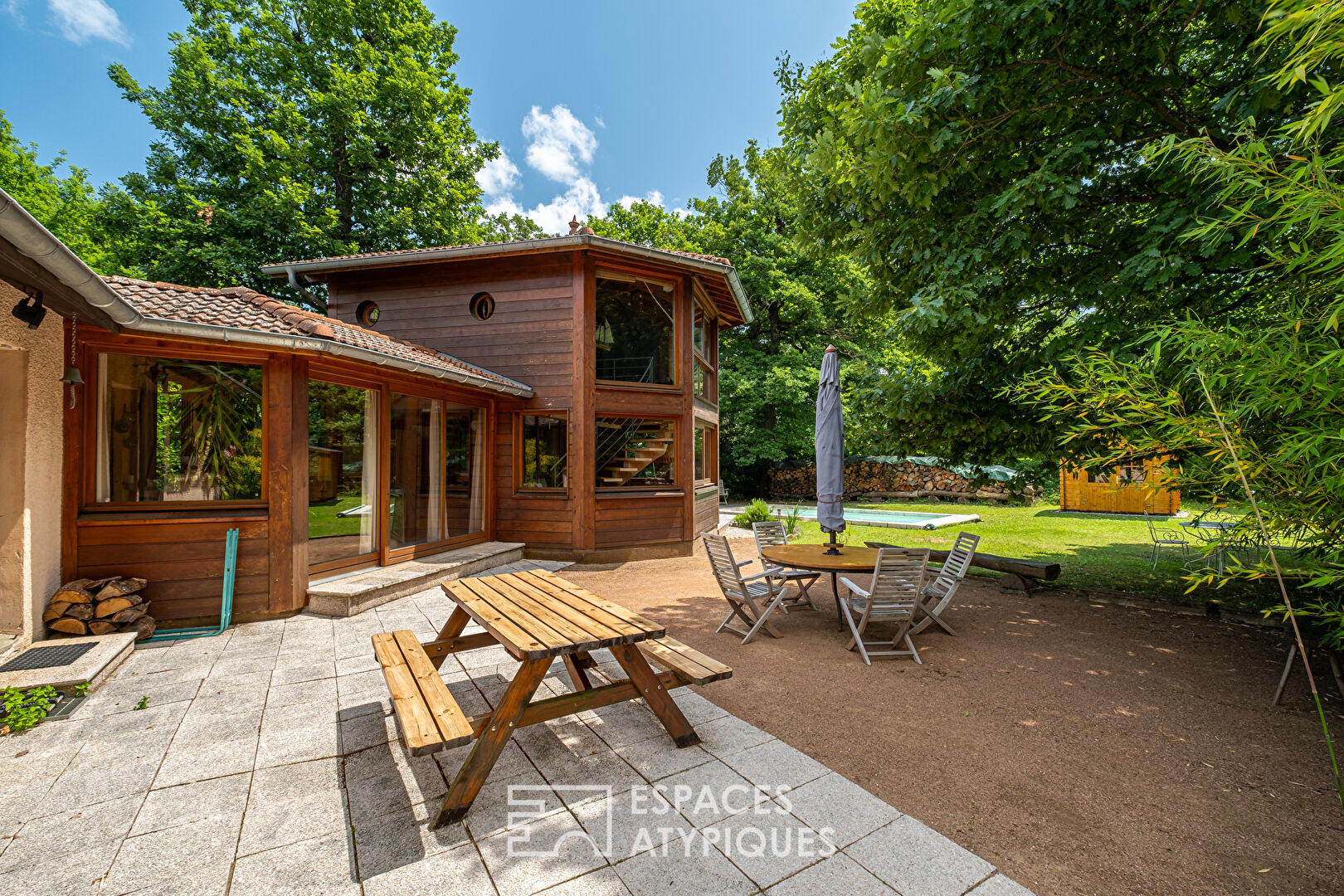 Villa avec extension en bois
