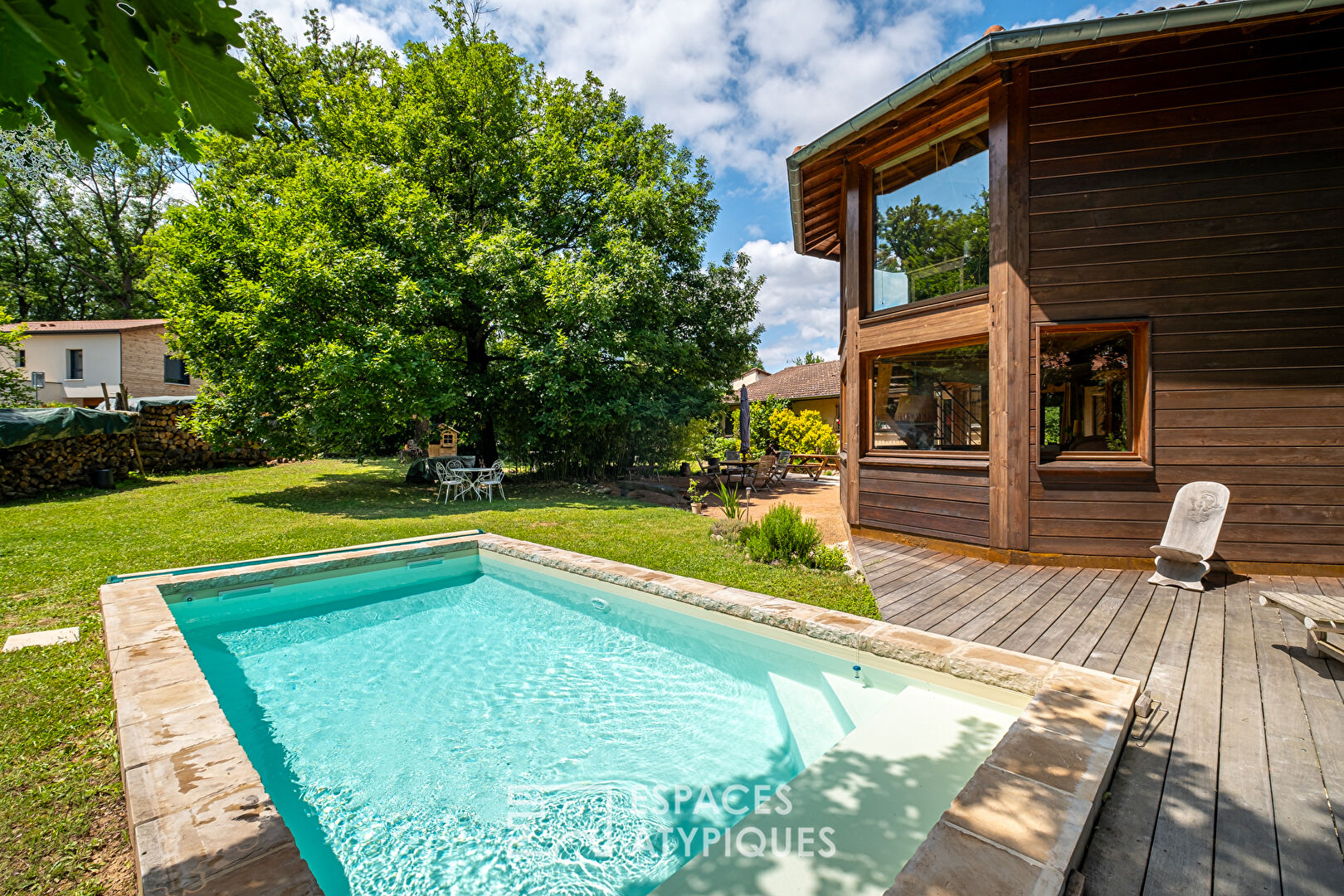 Villa avec extension en bois