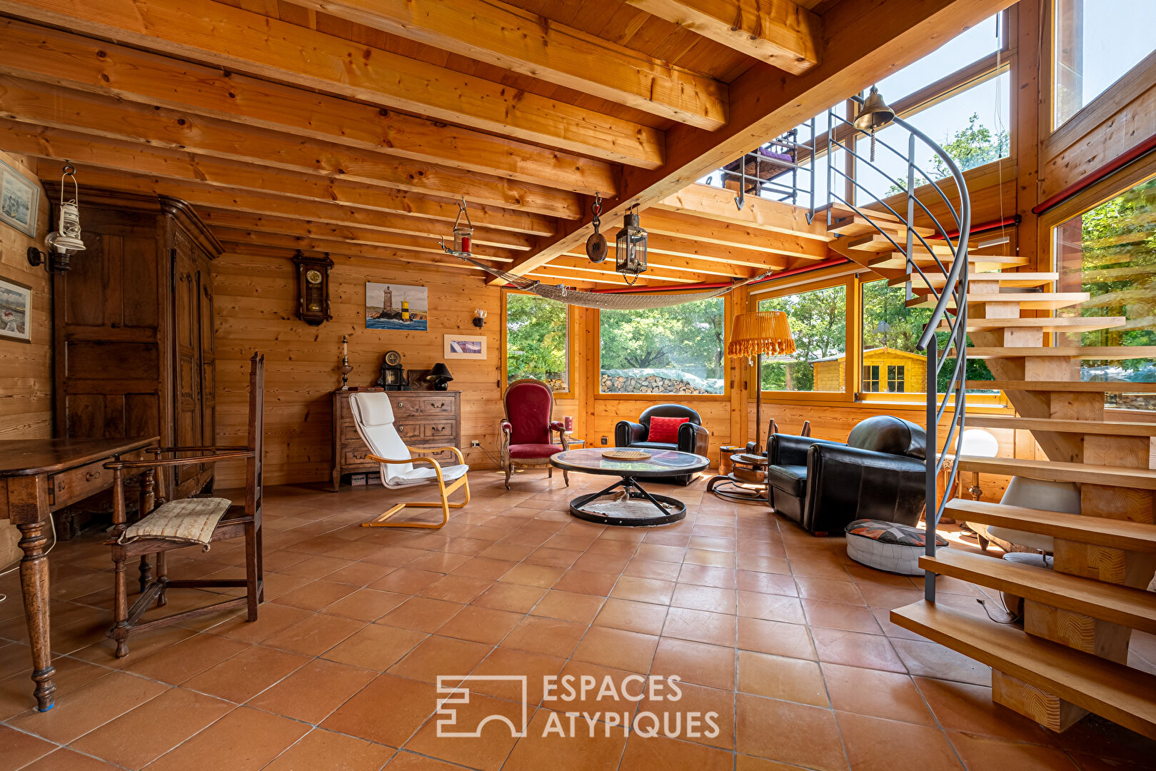 Villa avec extension en bois