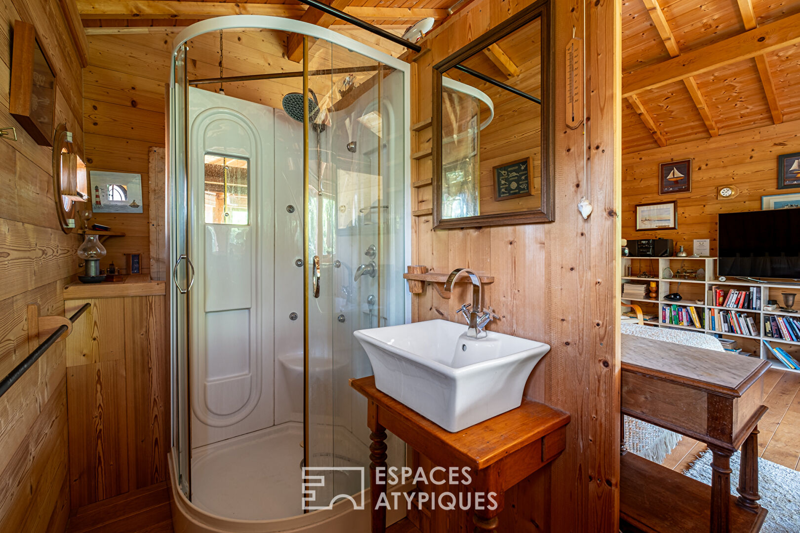 Villa avec extension en bois
