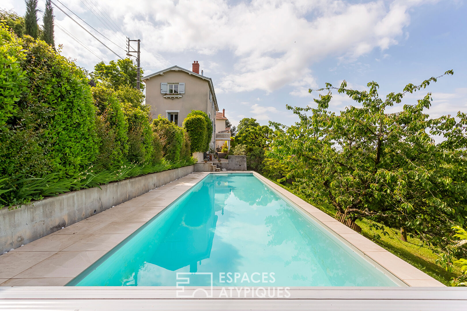 Old house with swimming pool and breathtaking view