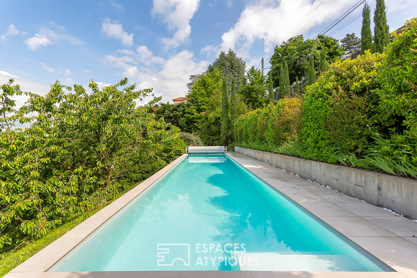 Old house with swimming pool and breathtaking view