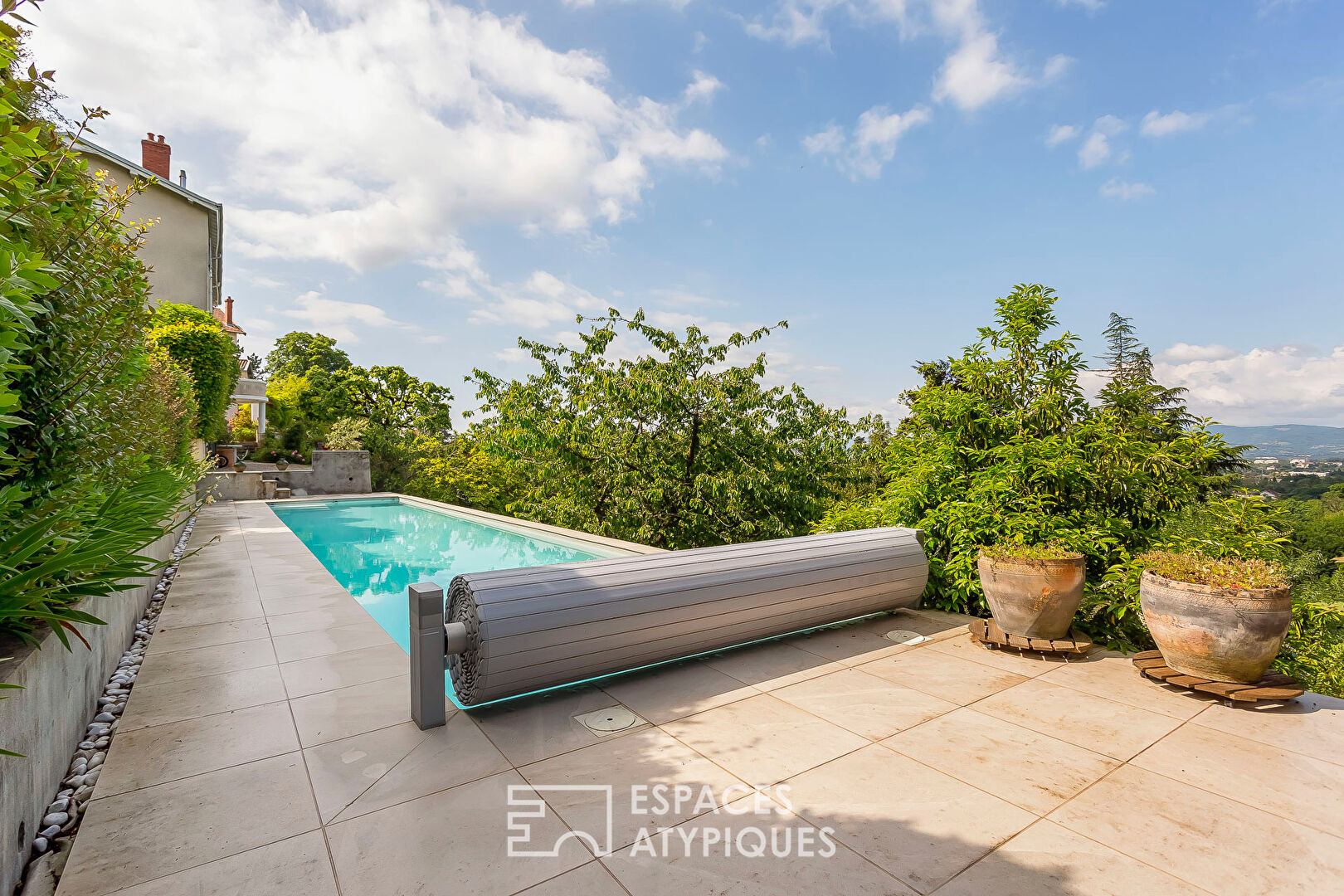 Old house with swimming pool and breathtaking view