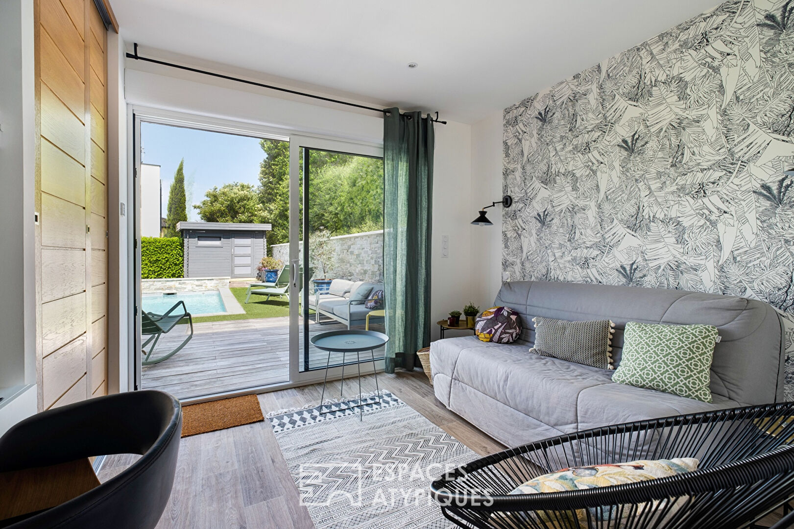 Quiet house in a cul-de-sac with garden and swimming pool