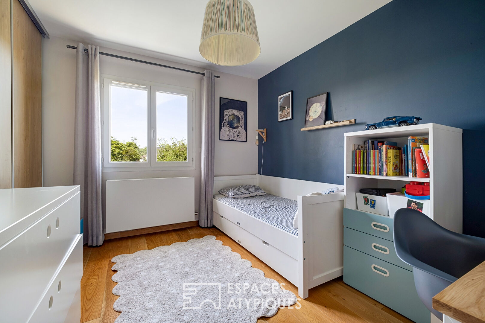 Quiet house in a cul-de-sac with garden and swimming pool