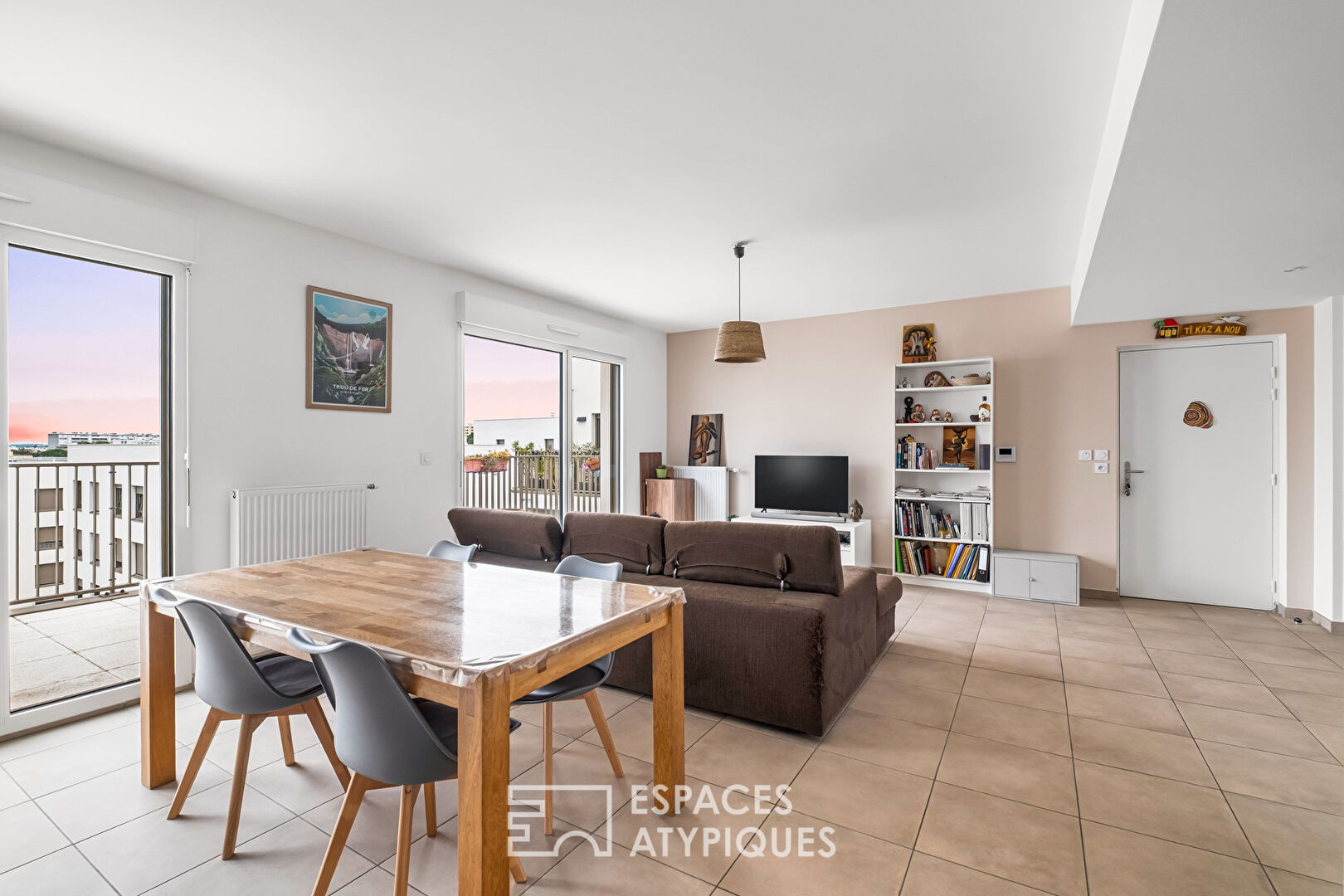 Appartement contemporain en dernier étage avec terrasse
