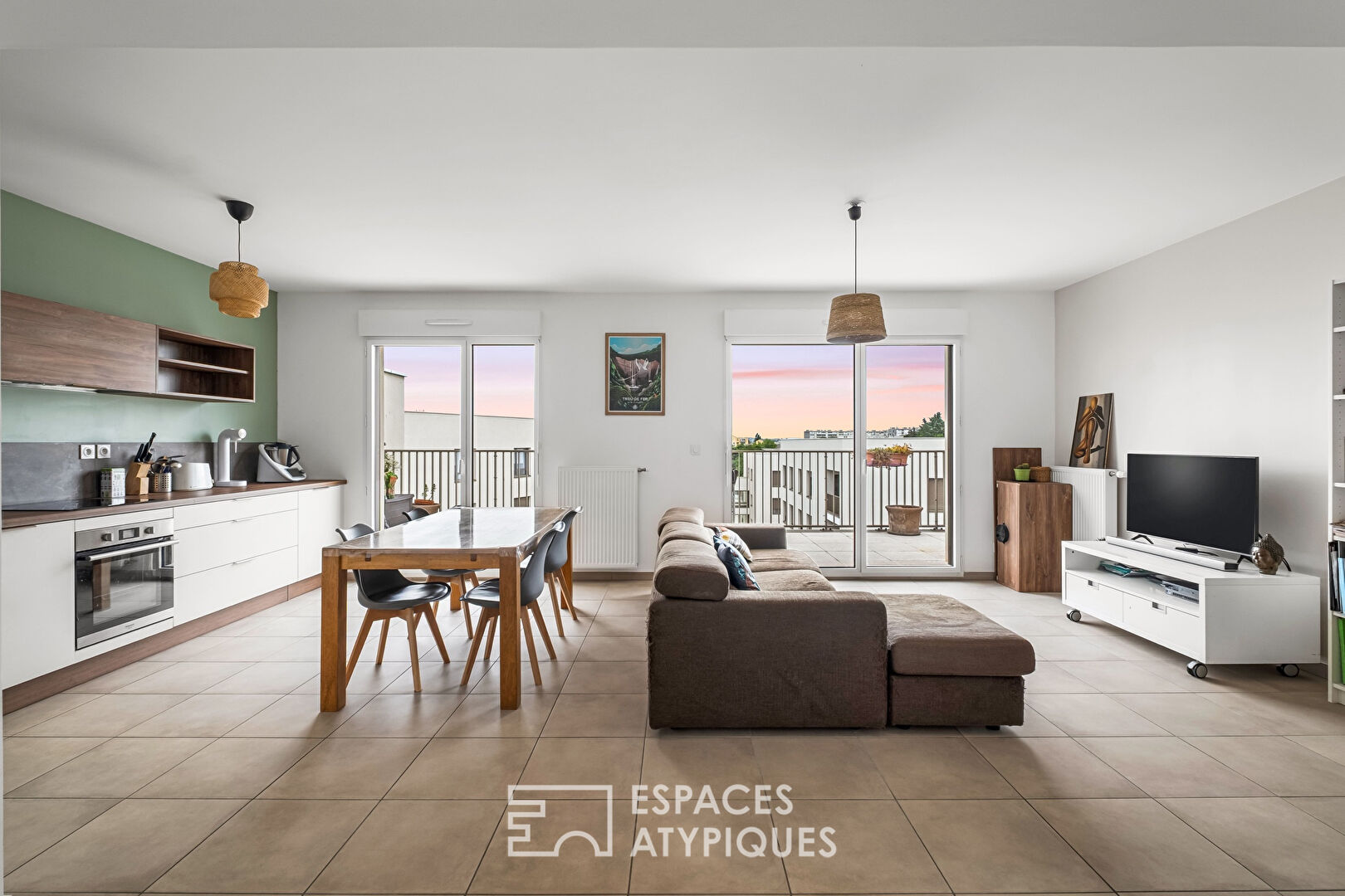 Appartement contemporain en dernier étage avec terrasse
