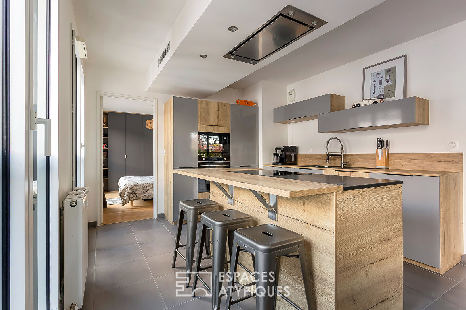 Appartement contemporain avec terrasse et vue dégagée