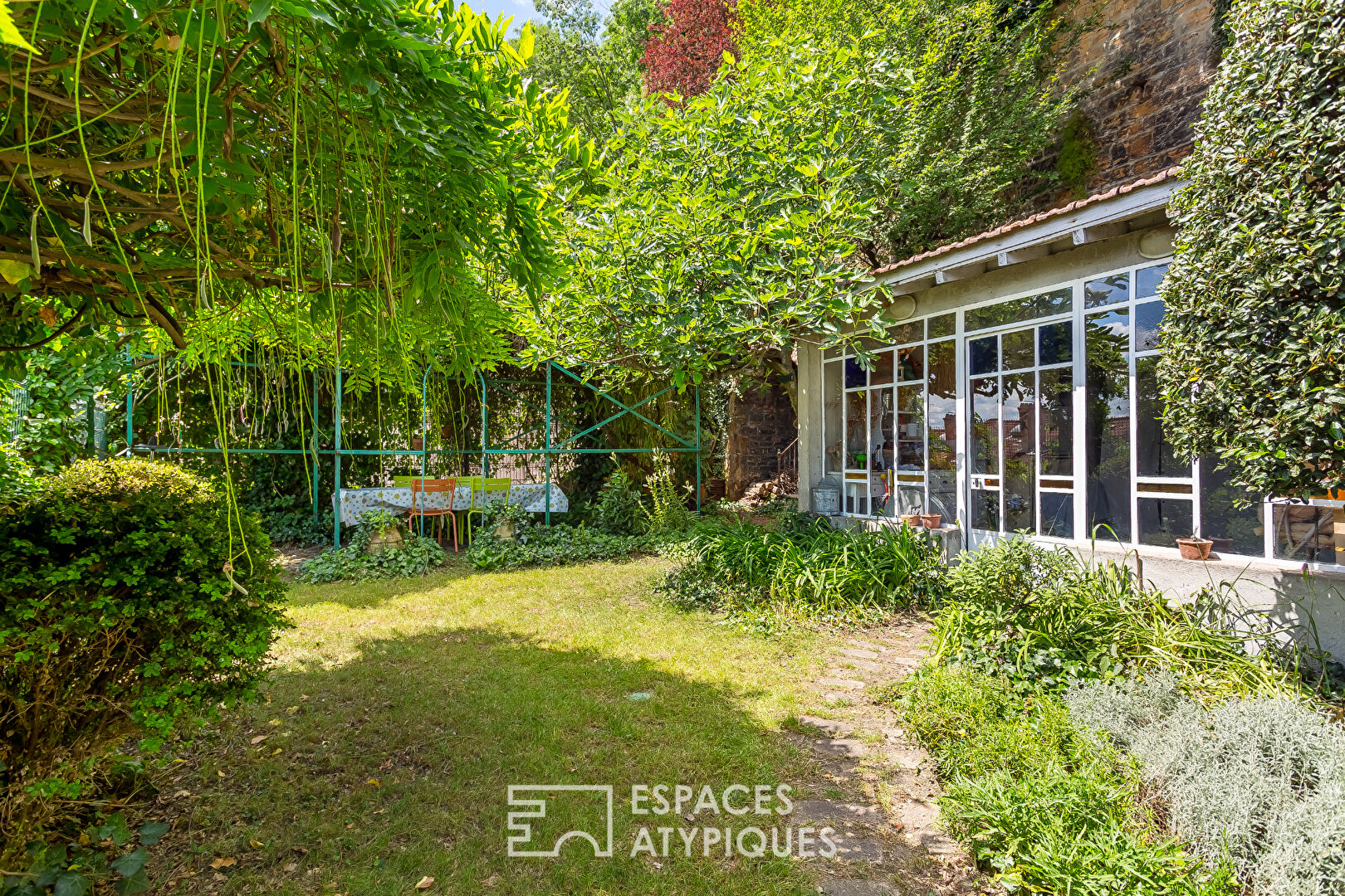 Bien unique d’exception avec jardins et terrasse quartier Saint-Georges