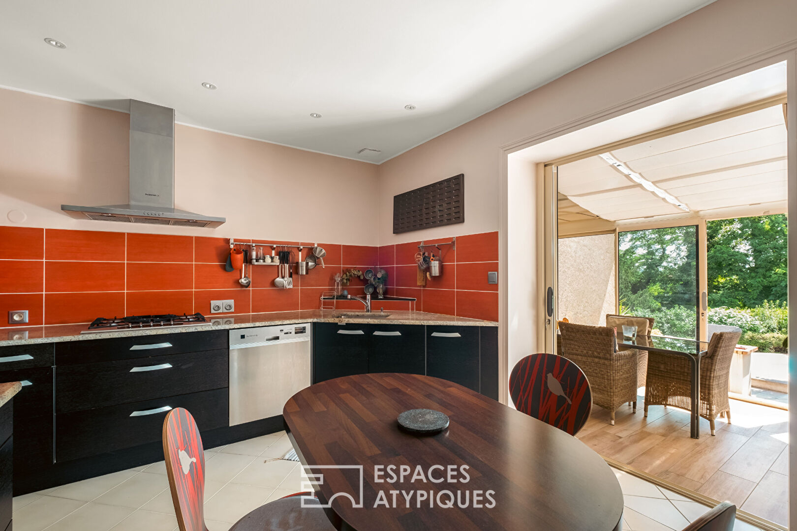 Villa familiale avec piscine sur 2300m2 de terrain (divisible)