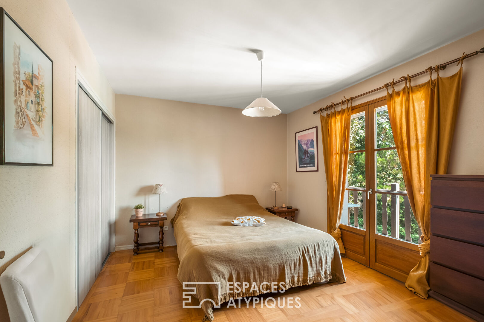 Villa familiale avec piscine sur 2300m2 de terrain (divisible)