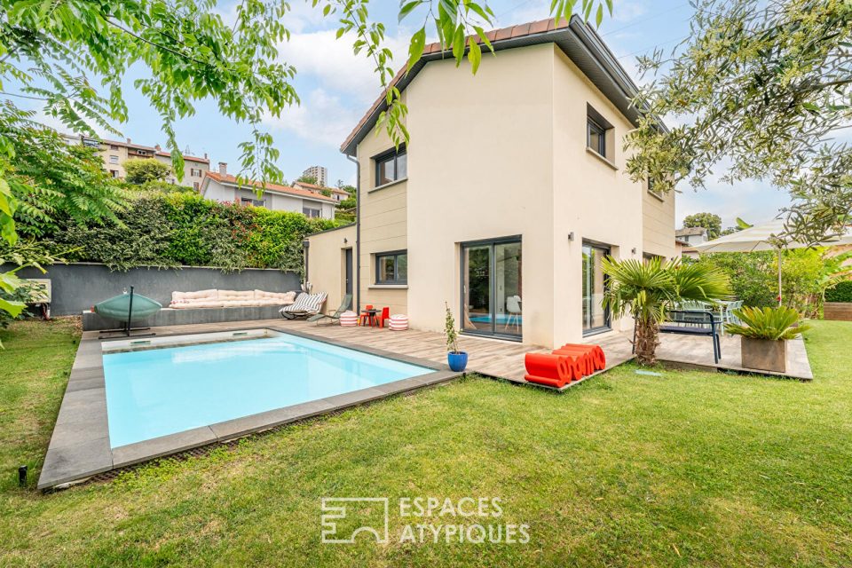 Maison récente avec piscine au calme
