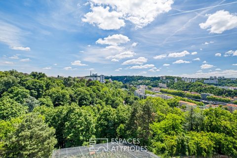 Attique en dernier étage avec grandes terrasses et vue époustouflante sur la basilique Fourvière