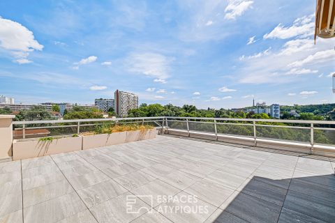 Attique en dernier étage avec grandes terrasses et vue époustouflante sur la basilique Fourvière