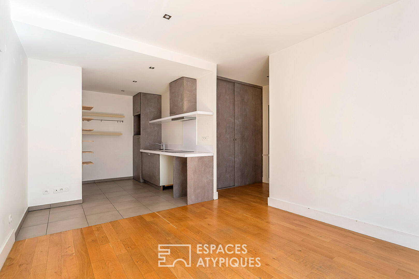 Appartement ancien entièrement rénové Rue Sala en plein coeur du quartier quartier Ainay